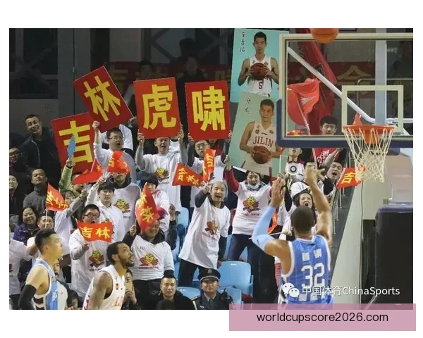 李弘权带领上海豪取十五连胜史密斯绝杀助深圳九连胜